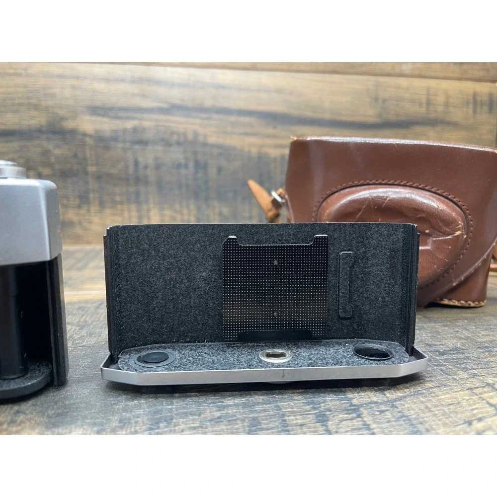 Vintage Mansfield Skylark 35mm Film Camera Mantar 40mm f4 Lens w Leather Case